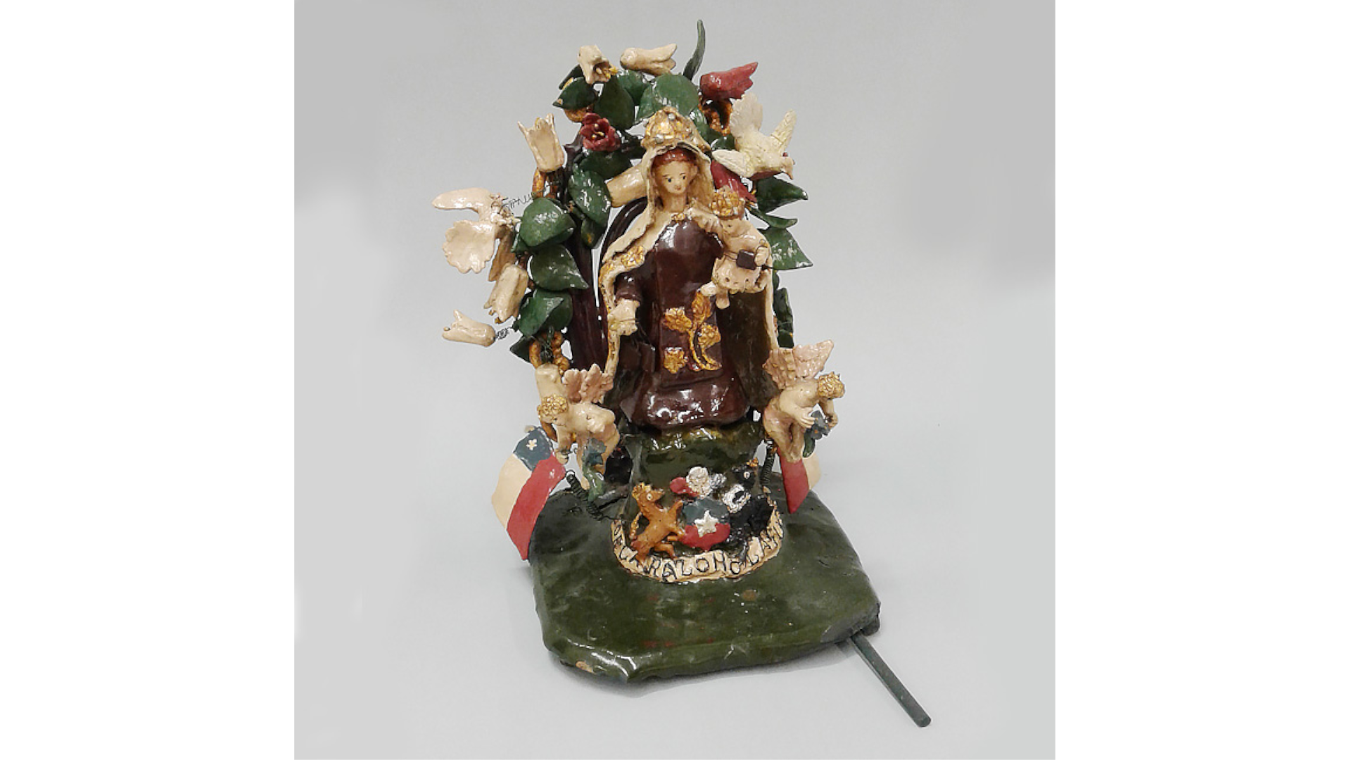 Virgen en cerámica policromada