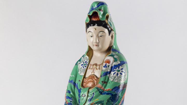 Figura de cerámica oriental